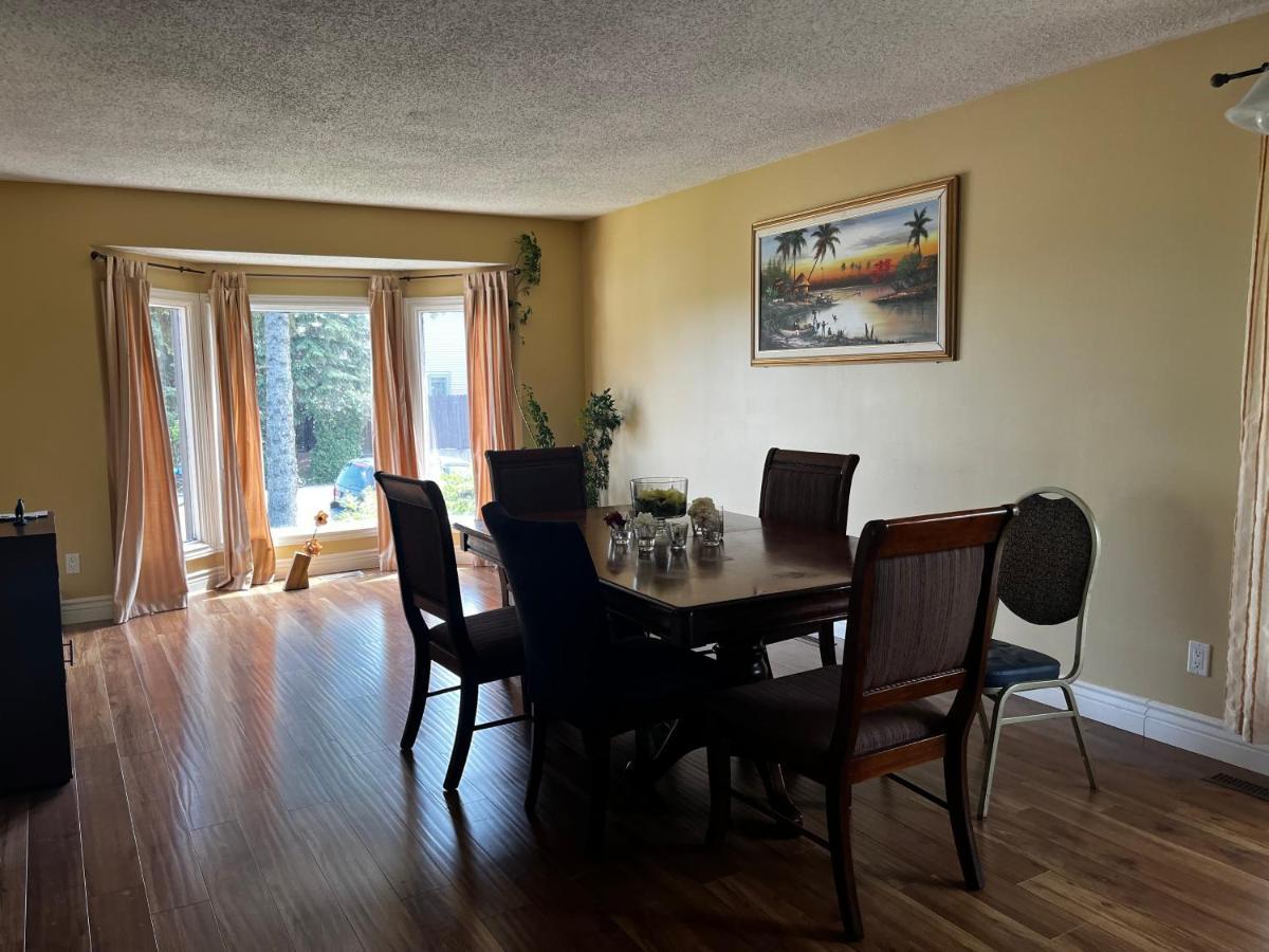 YYC Beautiful Room Close Airport! מראה חיצוני תמונה