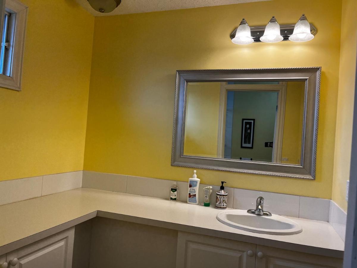 YYC Beautiful Room Close Airport! מראה חיצוני תמונה