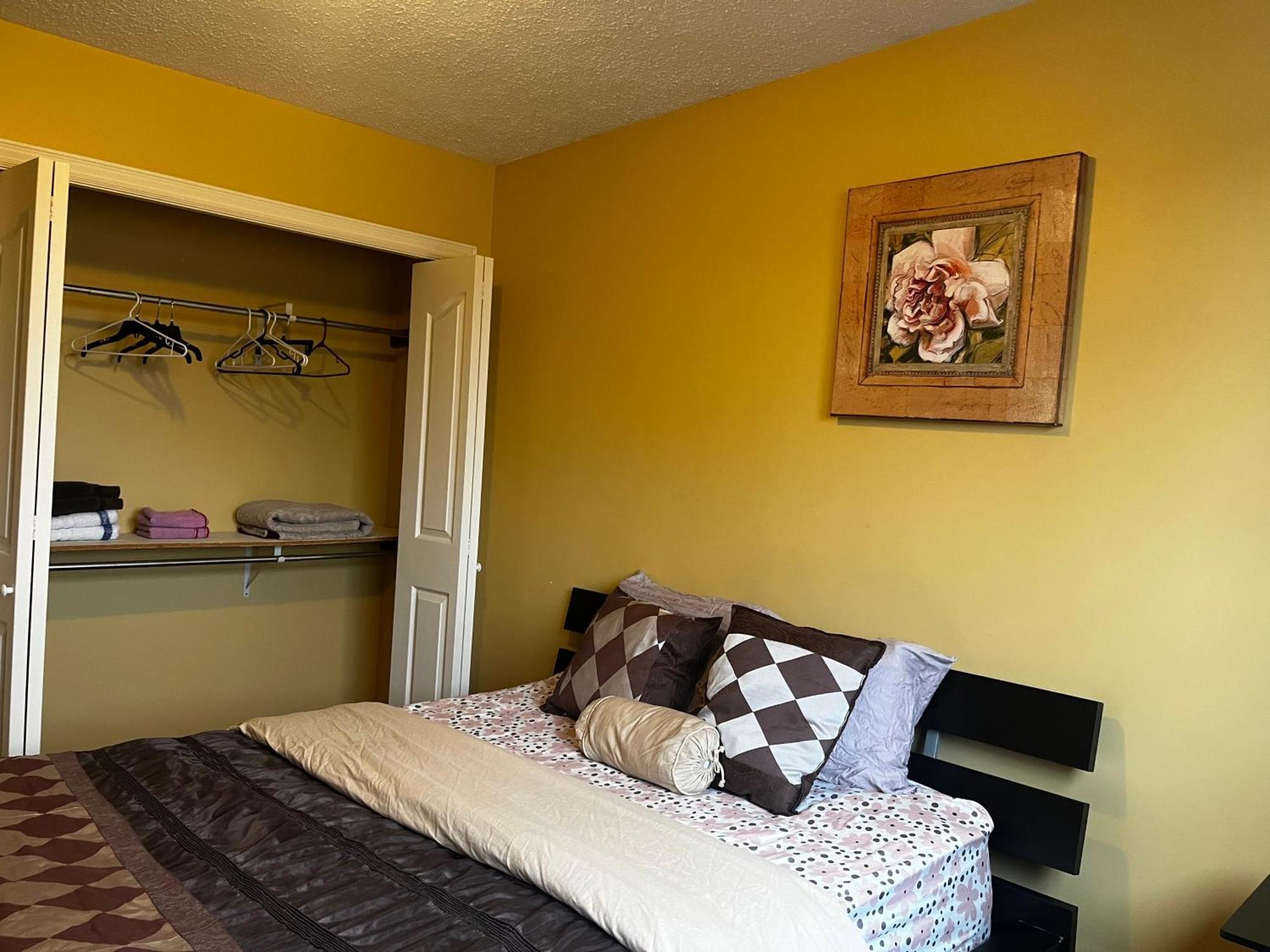 YYC Beautiful Room Close Airport! מראה חיצוני תמונה