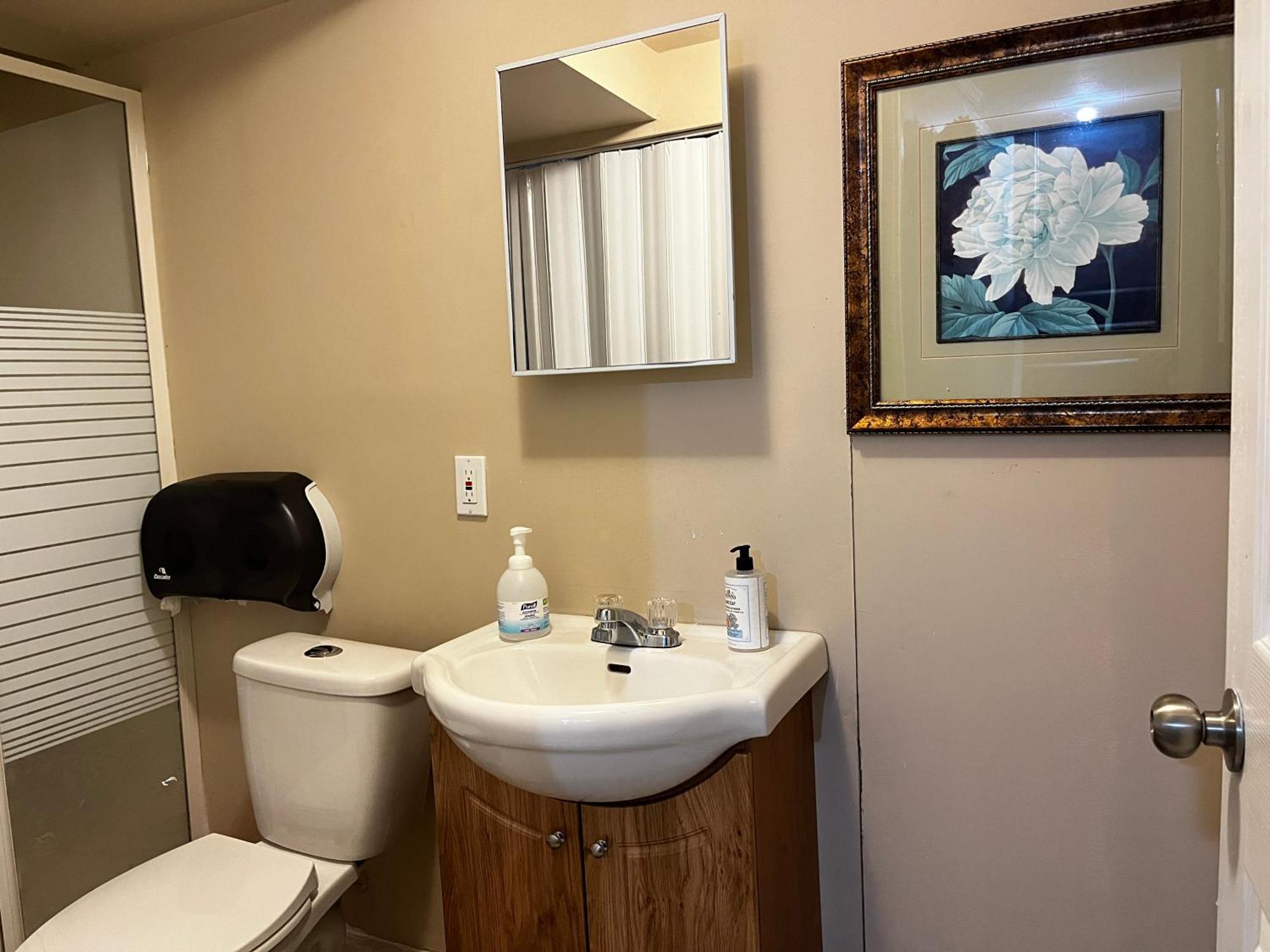 YYC Beautiful Room Close Airport! מראה חיצוני תמונה